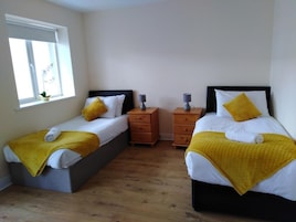 Apartment, 2 Bedrooms | 2 bedrooms, free WiFi, bed sheets