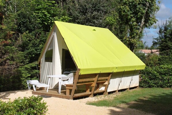 Tent | Individually decorated, individually furnished - Camping Les Poutiroux - Tente Lodge (Limeuil)