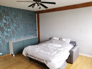 4 bedrooms, WiFi, bed sheets - 4 bedroom apartment historic center Givet Meuse view (Givet)