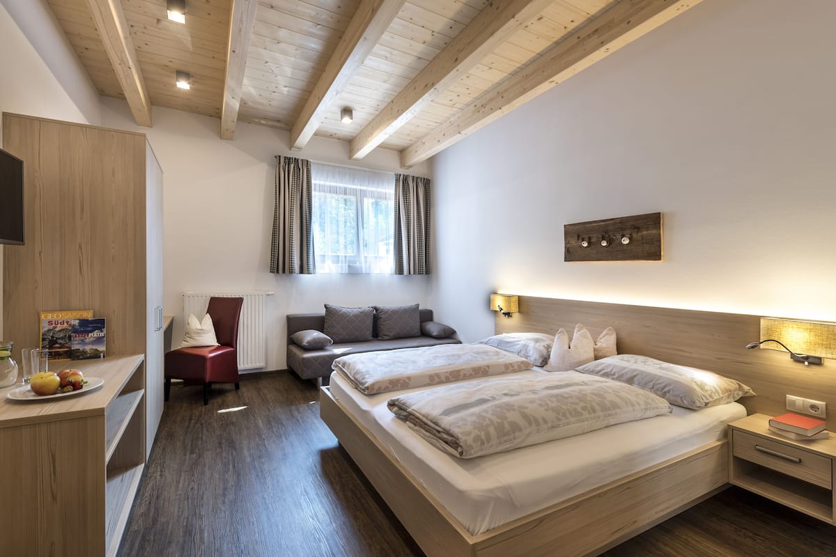 comfort double room | 1 bedroom, blackout curtains, free wifi, bed sheets