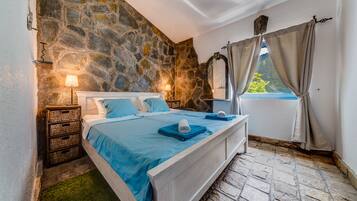 6 dormitorios, tabla de planchar con plancha, wifi y ropa de cama