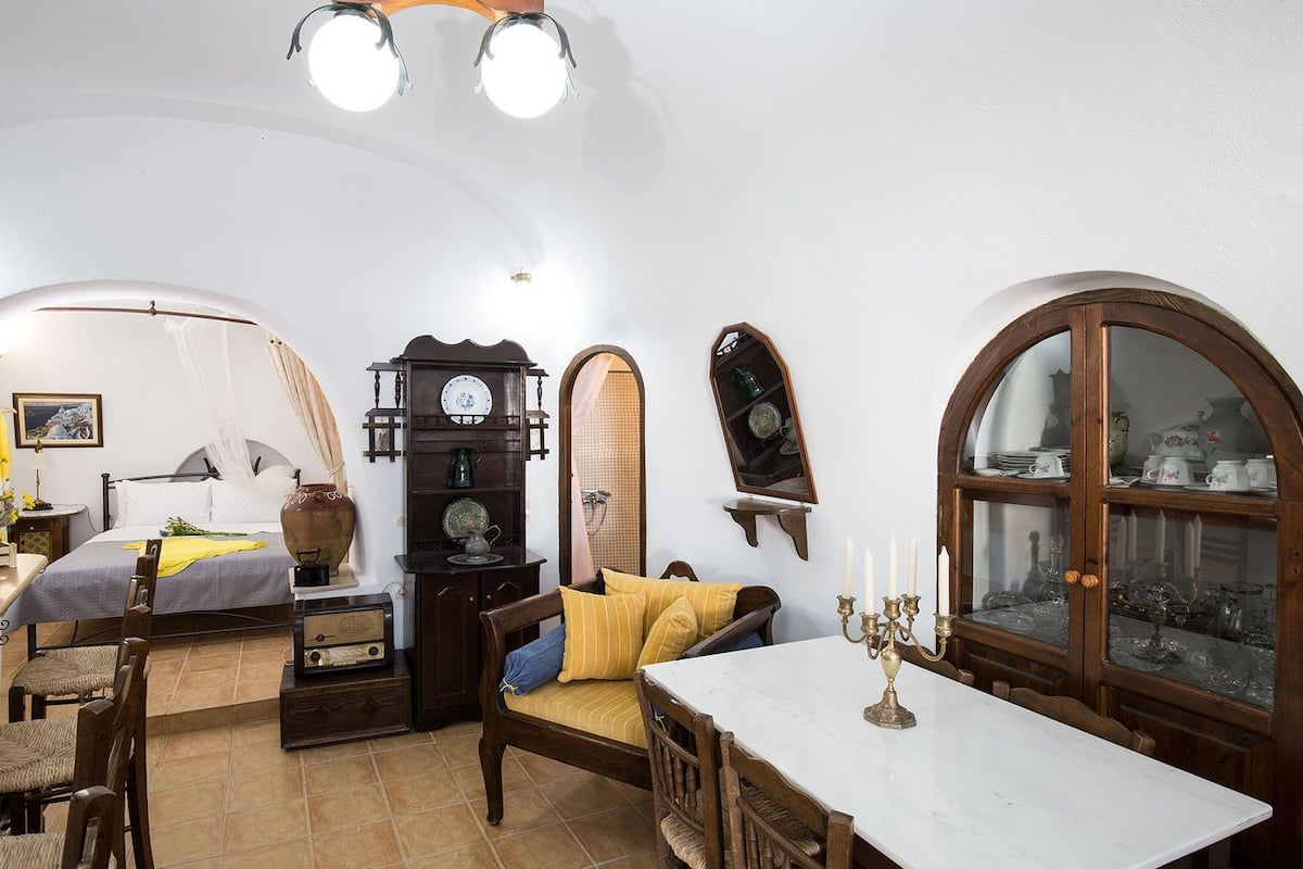 Quadruple Room (Cave, village view) | Desk, soundproofing, free WiFi
