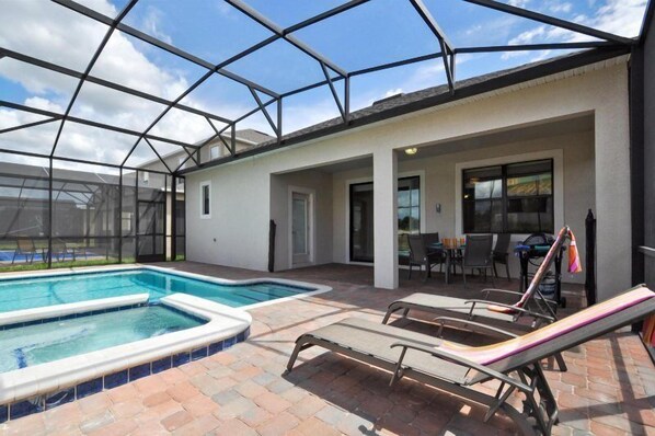 Outdoor pool, pool loungers