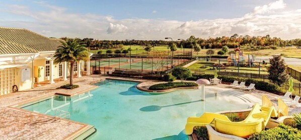 House | Outdoor pool