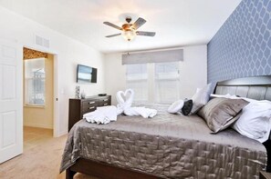 11 bedrooms, travel cot, free WiFi