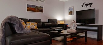 Meriteemainen yhden makuuhuoneen täysin varustettu huoneisto.