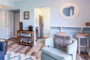 House | Living area | Flat-screen TV, DVD player