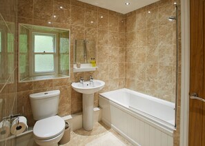 Bumblebee Cottage | Bathroom | Separate bathtub and shower, free toiletries, hair dryer, towels - Bumblebee Cottage (Leyburn)