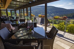 Terrace/patio - Amenity Hotel & Resort Špindlerův Mlýn (Spindleruv Mlyn)