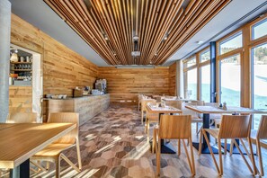 Free daily buffet breakfast  - Amenity Hotel & Resort Špindlerův Mlýn (Spindleruv Mlyn)