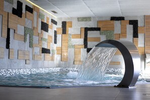 Indoor pool, pool loungers - Amenity Hotel & Resort Špindlerův Mlýn (Spindleruv Mlyn)