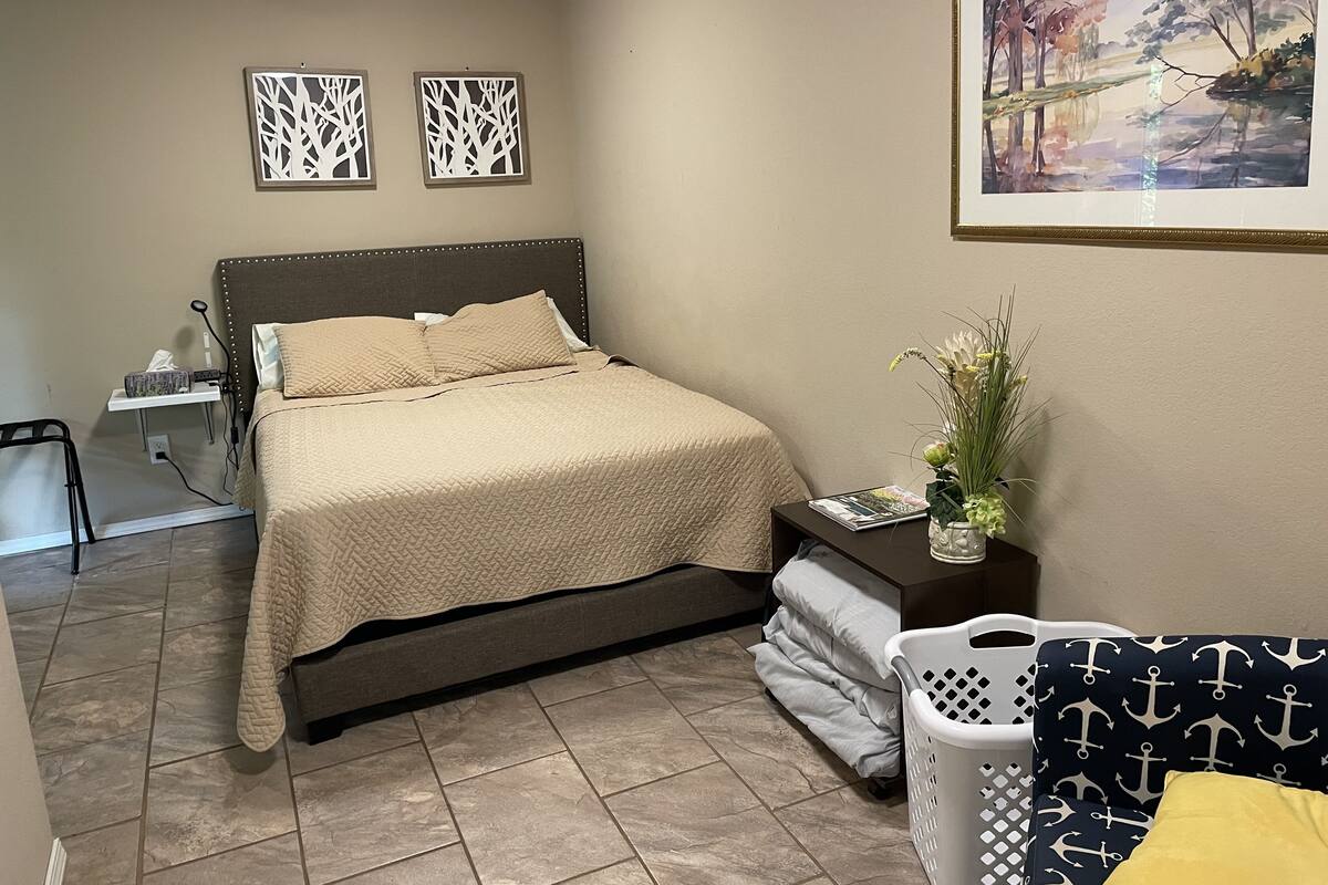 Classic House, Garden View | In-room safe, blackout drapes, iron/ironing board, WiFi (free)