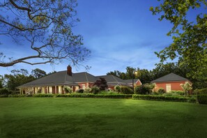 Exterior - One Bedroom Cottage with a Shared Pool (Dural)