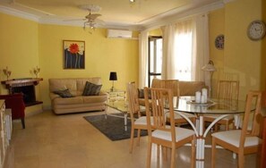 غرفة المعيشة