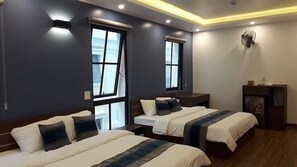 Family Room | Desk, free WiFi - HALONG SUNBAY HOTEL (Ha Long)