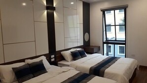 Superior Quadruple Room | Balcony - HALONG SUNBAY HOTEL (Bai Chay)