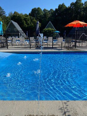 Pool - Chalet in Beachfront community! 2 Pools,Playgrounds,V-ball, Tennis,Pickleball! (Stevensville)