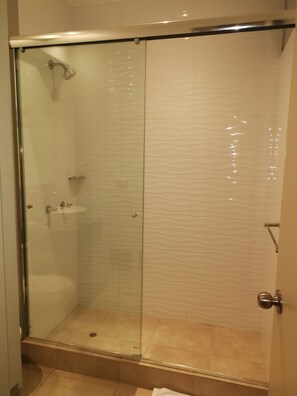 Bathroom - Inclan Hotel (Lima)
