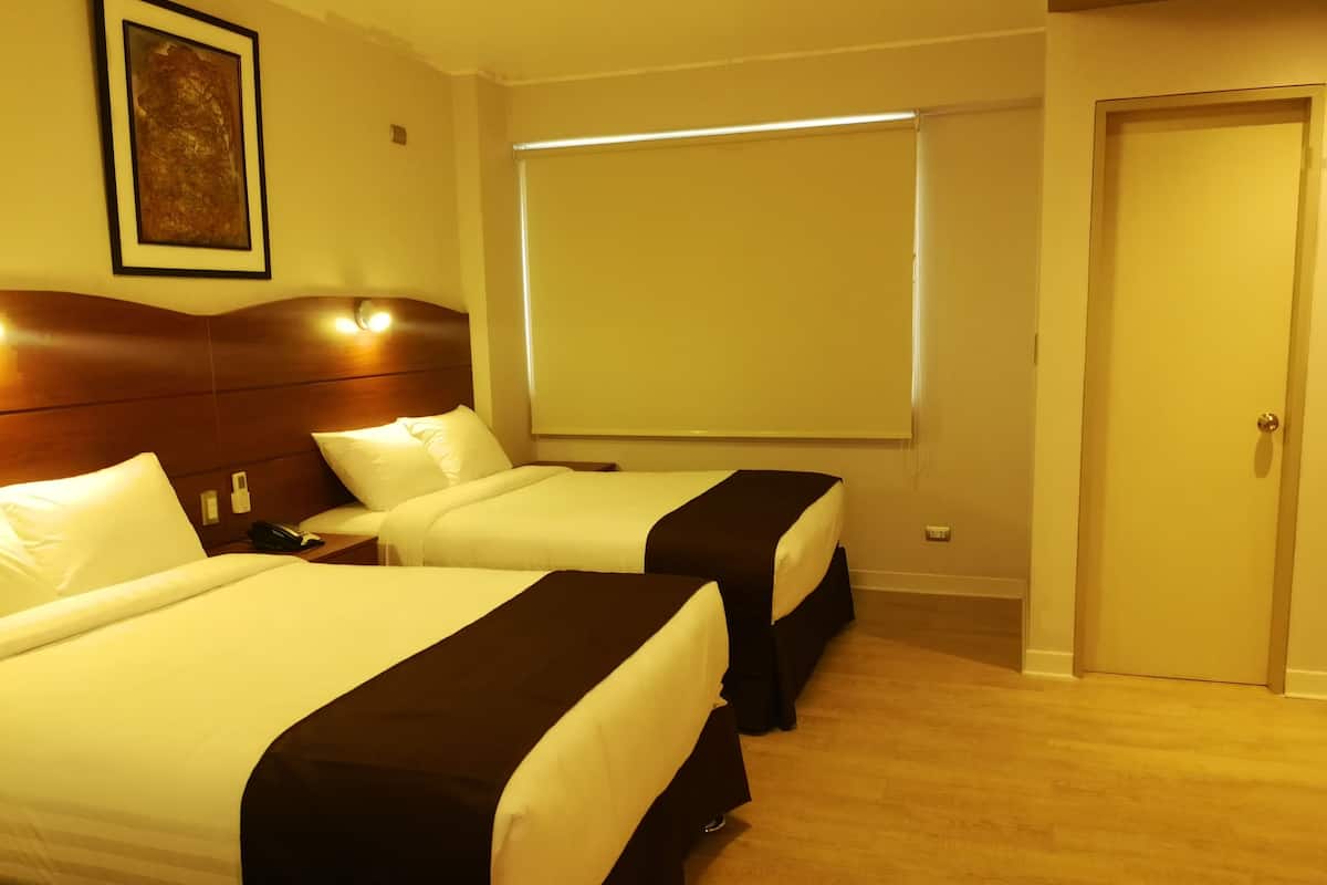 Double Room | In-room safe, blackout drapes, soundproofing, WiFi (free)