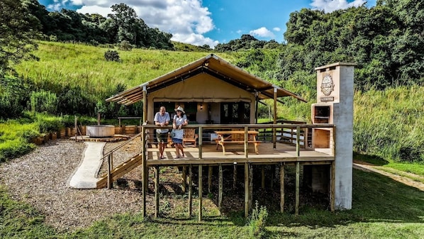 Mặt tiền nơi lưu trú