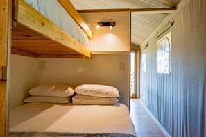 Lều Cao cấp, 2 phòng ngủ | 2 phòng ngủ, bộ đồ giường cao cấp