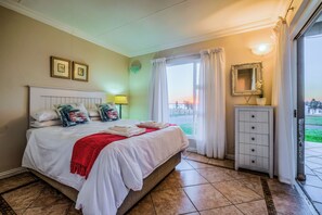 Classic Apartment, 3 Bedrooms - The Anchorage (Vaal Marina)