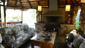 Lounge - Mhangela Lodge Balule (Phalaborwa)