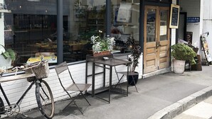 屋外ダイニングエリア