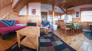 壁爐、乒乓球設施、書籍