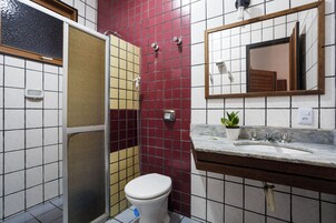 Shower, towels