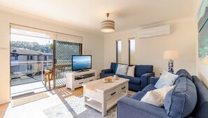 Netflix, streaming services - Columbia Views,  2/9 Columbia Close - Aircon, WIFI, Netflix, Views & Boat Parking (Nelson Bay)