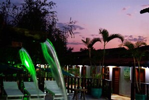 Front of property - evening/night - Pousada Vila Velha (Pirenópolis)