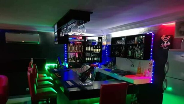 2 quầy bar/khu lounge 