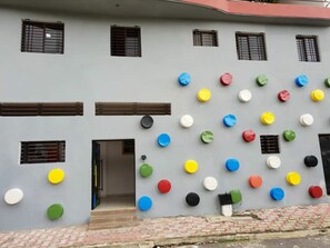 واجهة المنشأة