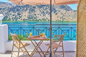 Terrace/patio - Lake View Suites (Apokoronas)