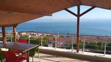 Standard Penthouse, Sea View | Terrace/patio
