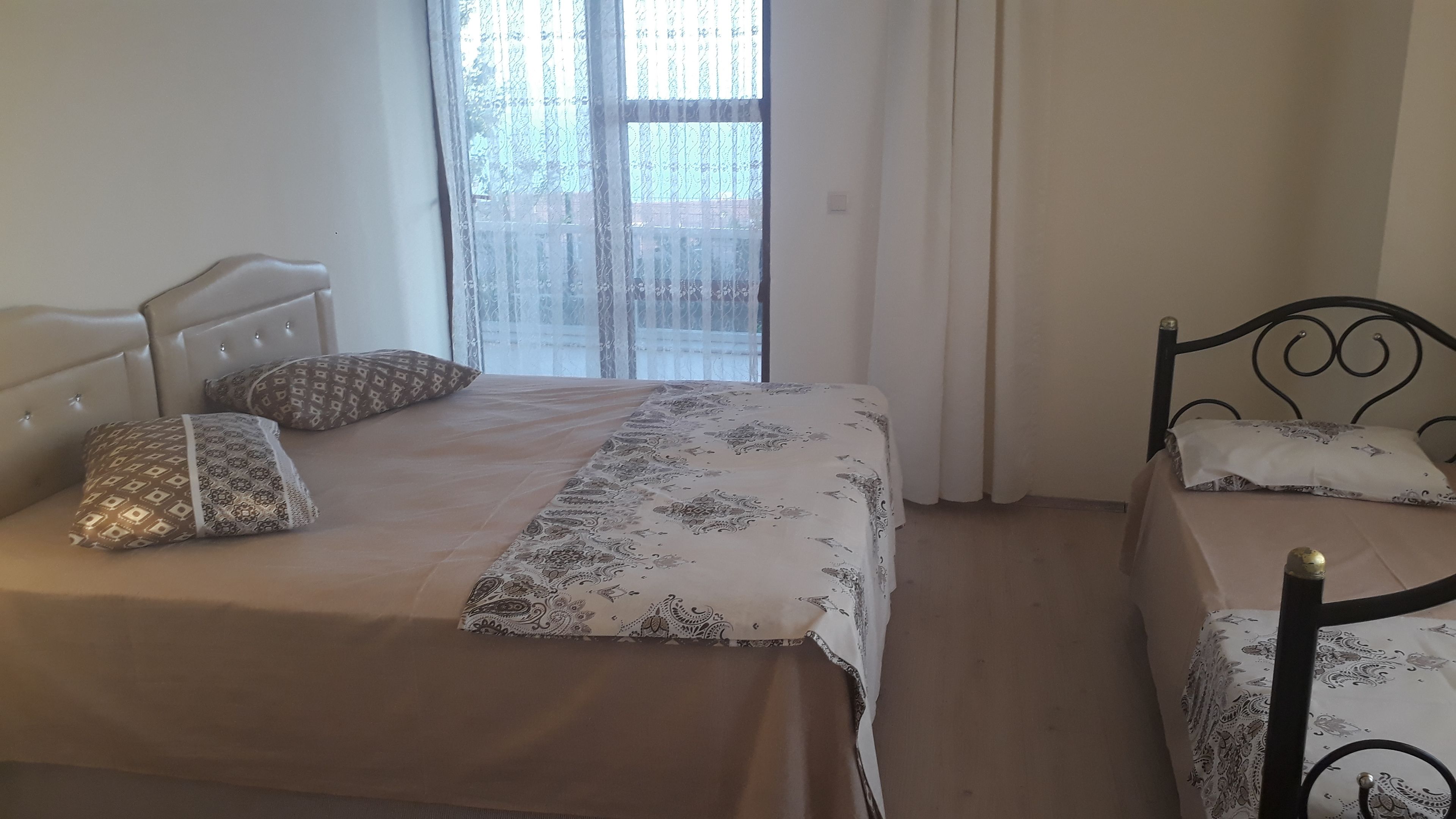 標準公寓, 花園景觀, 花園 | 高級寢具、書桌、熨斗/熨衣板、免費無線上網