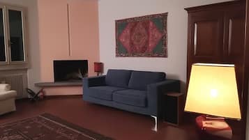 Fernseher, Tischtennisplatte