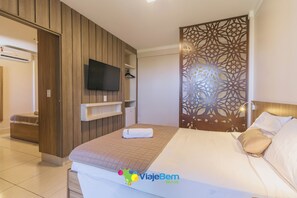 37-inch Smart TV with cable channels, TV - Piazza Diroma Flats Para Temporada (Caldas Novas)