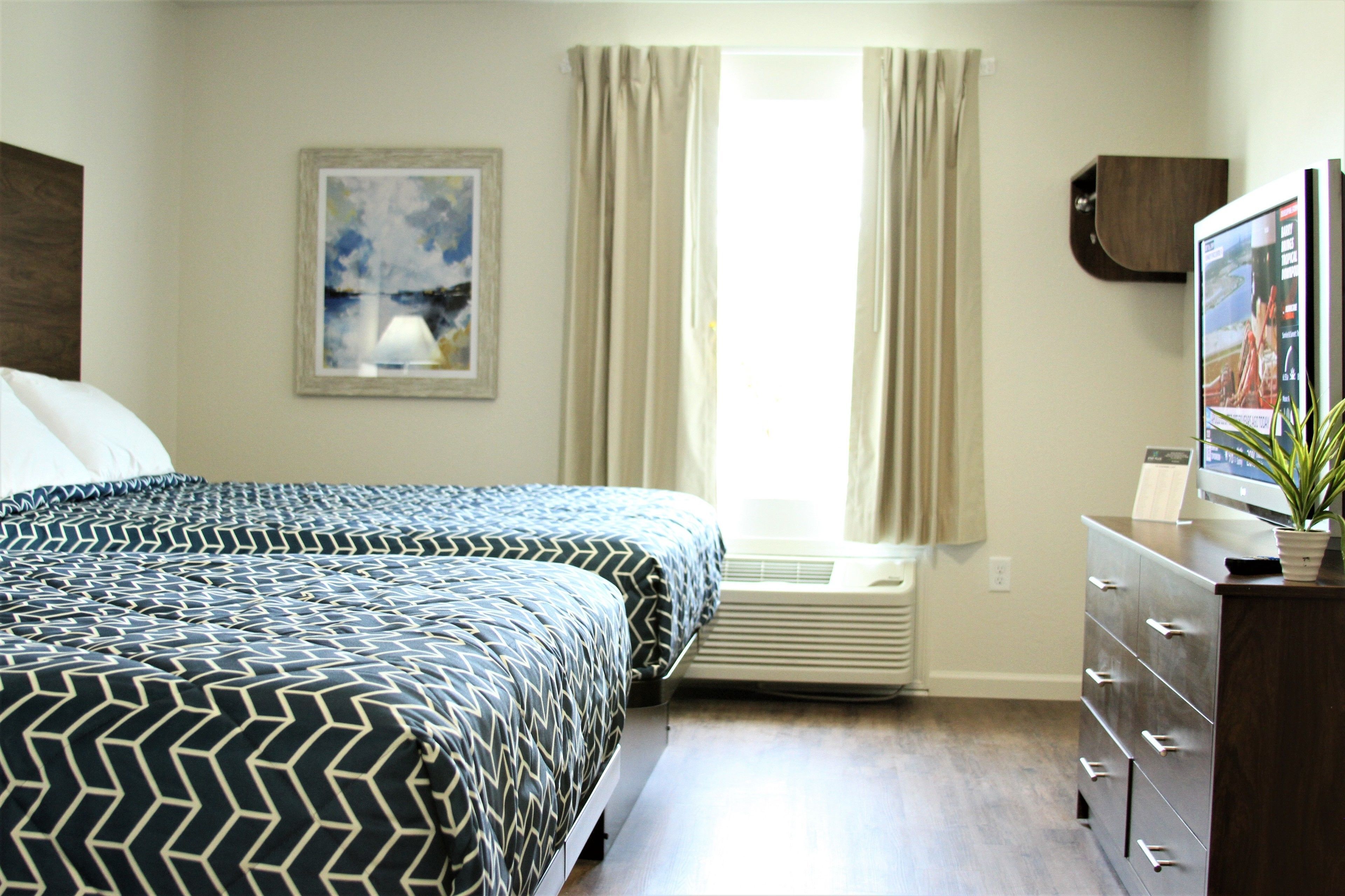 Cortinas blackout, wifi gratis y ropa de cama 