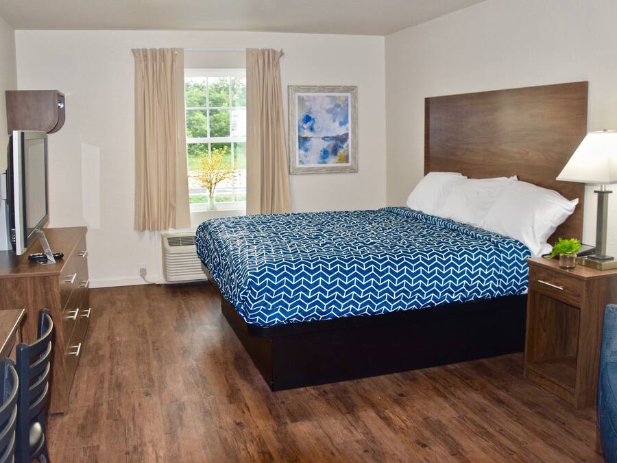 Enkeltværelse - 1 kingsize-seng | Mørklægningsgardiner, gratis Wi-Fi, sengetøj, adgang for kørestole