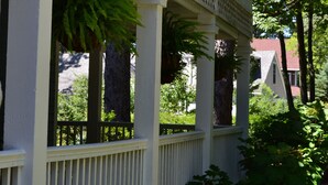 Exterior - The Inn at Union Pier (Union Pier)