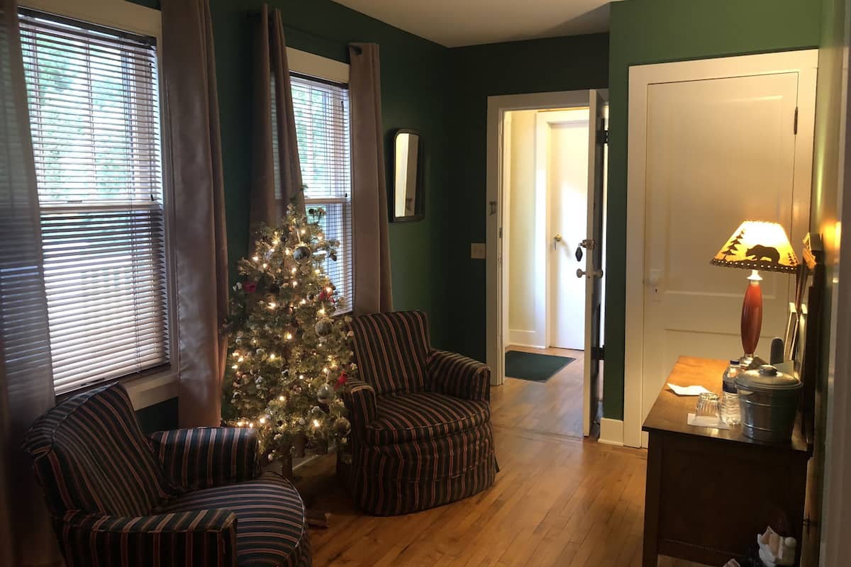 Winter Room - Cottage | Egyptian cotton sheets, premium bedding, individually furnished