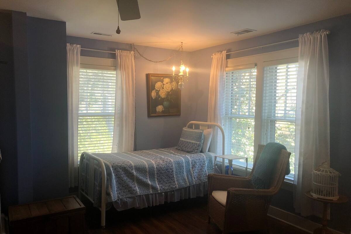 Larkspur - Great House | Egyptian cotton sheets, premium bedding, soundproofing