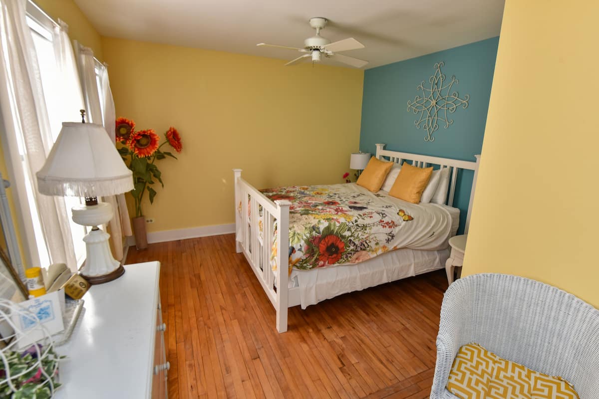 Summer Room - Cottage | Egyptian cotton sheets, premium bedding, soundproofing