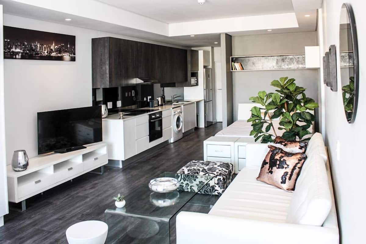 Superior Studio, 1 Bedroom | Living area