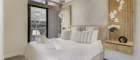 Executive Apartment | 2 bedrooms, premium bedding, pillowtop beds, iron/ironing board
