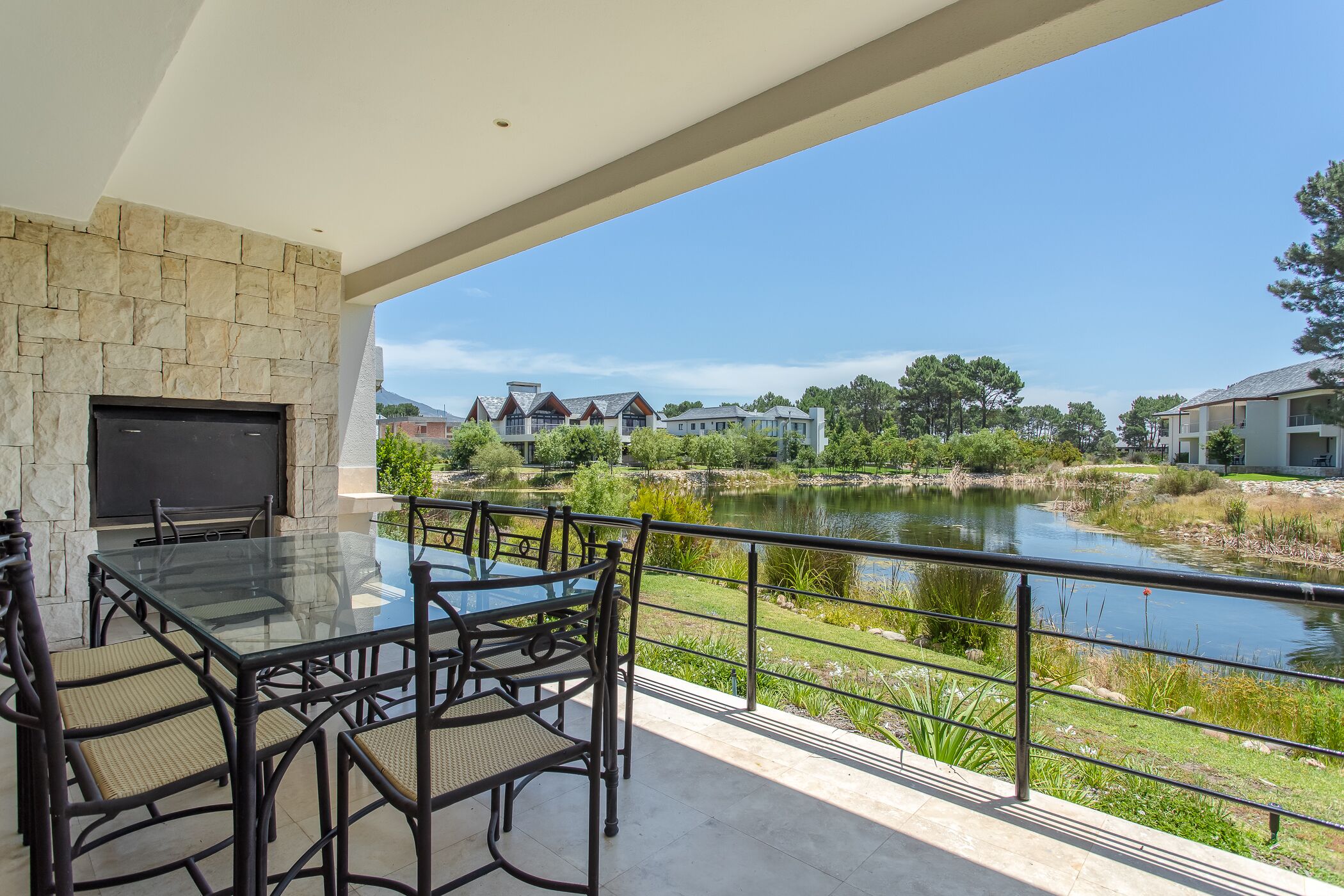 Rumah Klasik, 4 kamar tidur | Area keluarga | TV dan pemutar DVD