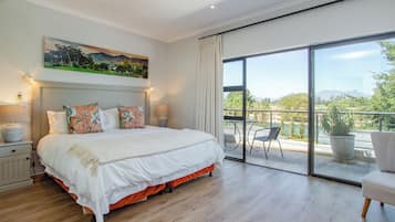 Standard House | Free WiFi, bed sheets
