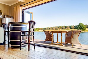 Comfort Cottage, Lake View | Water view